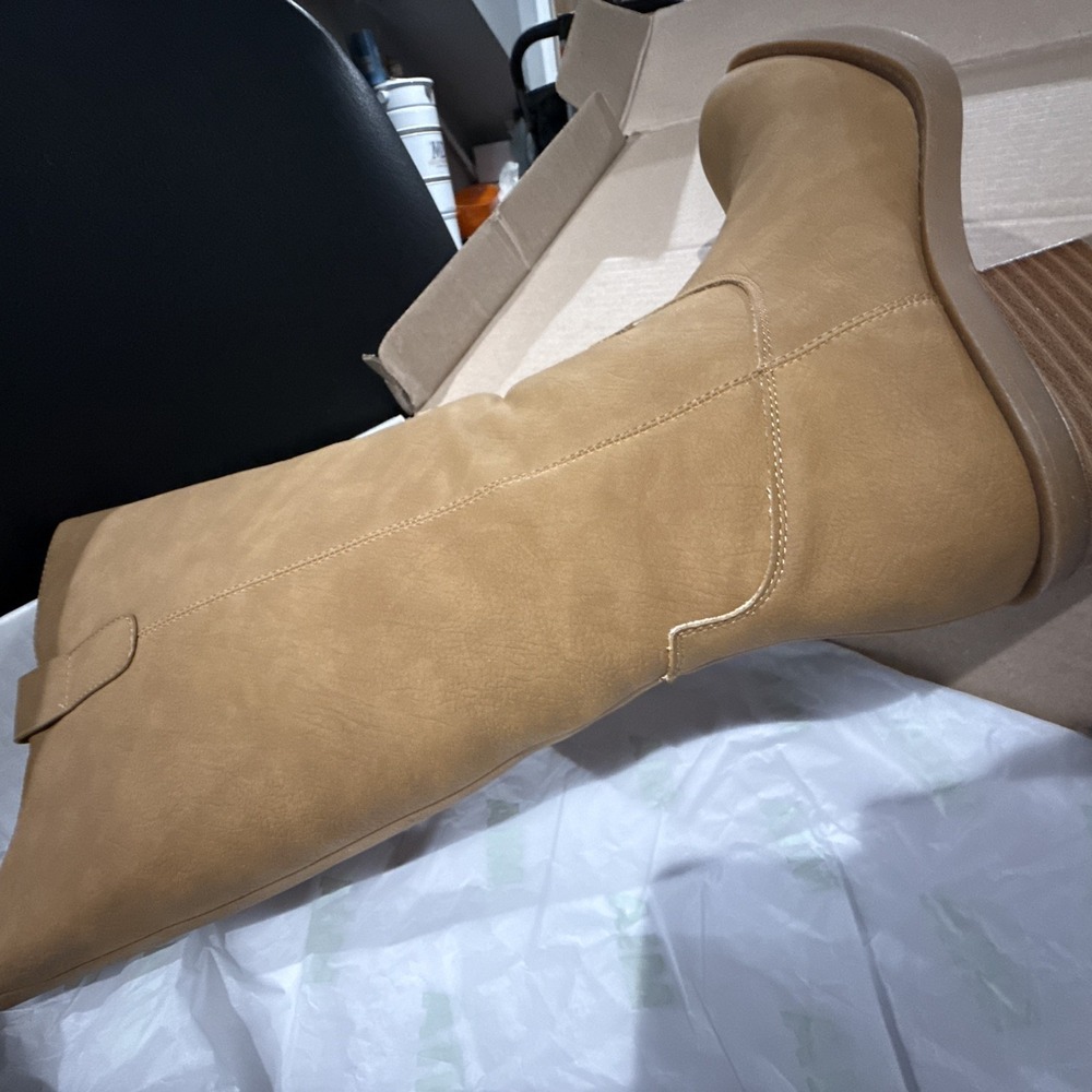 Women's MIA BENNINGTON 9.5 Dress Boots - Tan